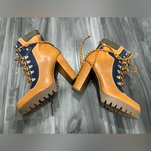 Shoes - Stylish Tan and Navy Women's Boots